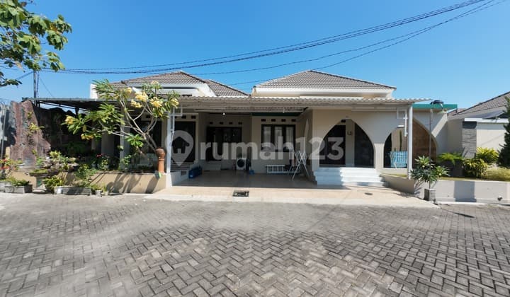 Islamic house in a cluster environment in Joho Mojolaban Solo near Luwes Palur