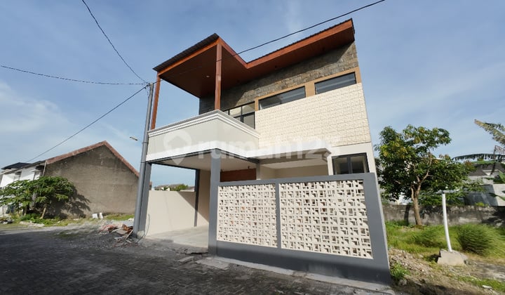 Rumah Baru 2 Lantai di Solo Baru Murah Area Kadilangu Baki