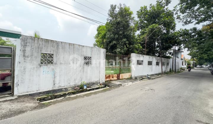 Rental of land in the city center of Panularan Laweyan suitable for a cafe.