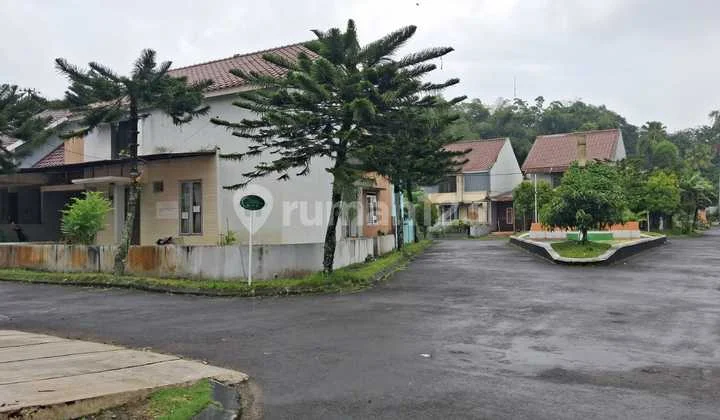 Rumah Hook Nyaman dan Asri Cluster Valencia di Perum Andalusia, Tasikmalaya