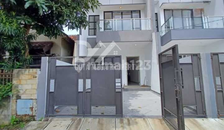 Rumah Bagus Bangunan Baru di Villa Melati Mas di Pos, Regensi Melati Mas, Jl. Villa Melati Mas Raya Blok L, Jelupang, Serpong Utara, Kota Tangerang Selatan, Banten, Indonesia, 15323, Villa Melati Mas