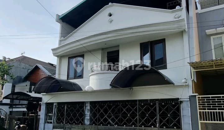 Active Boarding House in Tenggilis Mejoyo