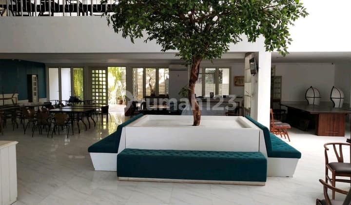 Area Komersial Ex Resto Jemursari