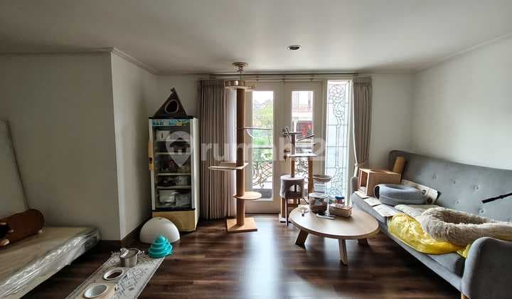 Dijual Rumah Bagus Mewah,Villa Bukit Regency Pakuwon Indah Deket Supermall,Deket Hokky Supermarket