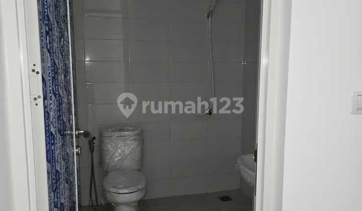 For Rent Cheap Shop House in Osaka