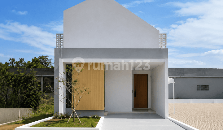 3BR 1 Bath 2-Story House Near Toll and Station 25 Minutes - Serpong