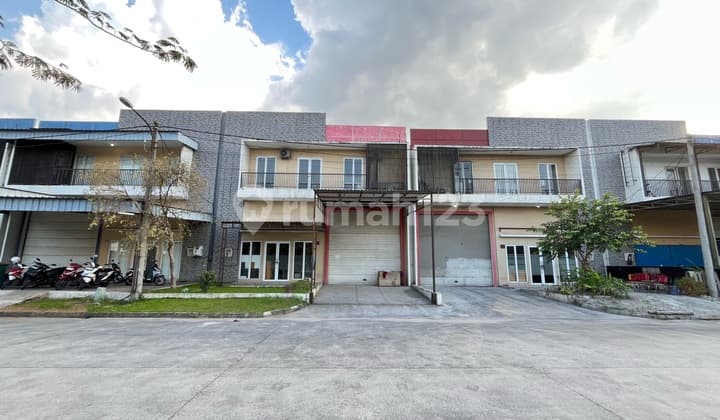 Komp Pergudang Bizpoint - Gudang dengan Lake View LT 432M Legalitas Shgb Cash Only