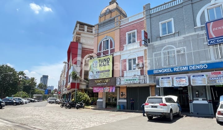 Gading Serpong - Ruko 3Lt Dekat Masjid Al-Husna Lingkungan Ramai ~ Cash Only