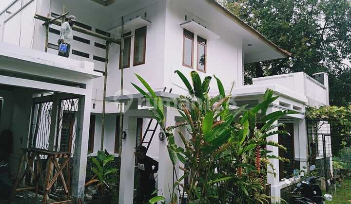 Rumah Megah Lingkungan Nyaman di Ciwaruga Bandung (73437 OC)