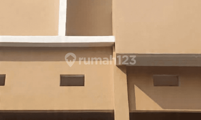 Dijual Rumah Modern dan Nyaman - Cocok untuk Hunian Keluarga 73689 Lan