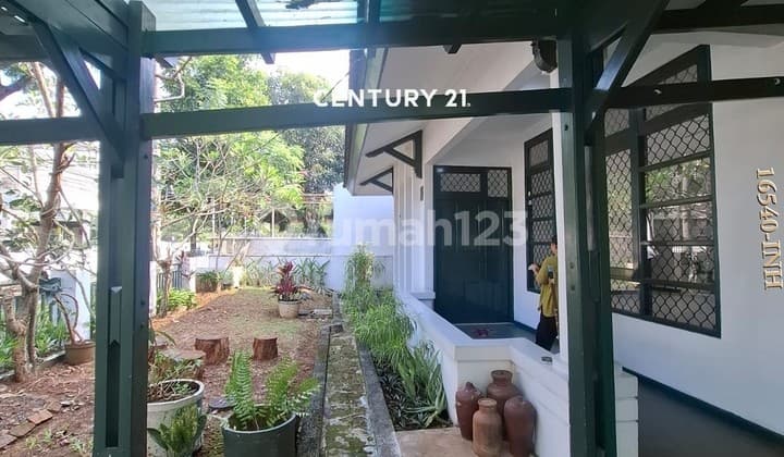 Disewakan Rumah Nyaman di Lingkungan yang Aman di Bintaro Sektor