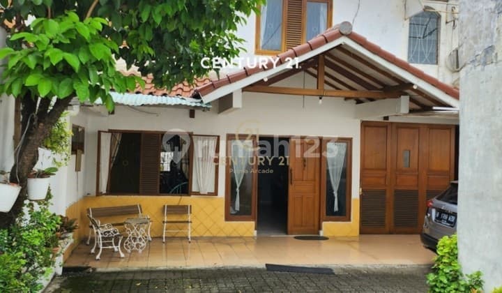 Dijual Rumah dengan Tanah yang Luas Langsung Akses Tol Andara