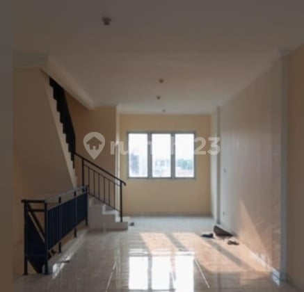 For Rent: Ex-Bank Shop House in South Tangerang