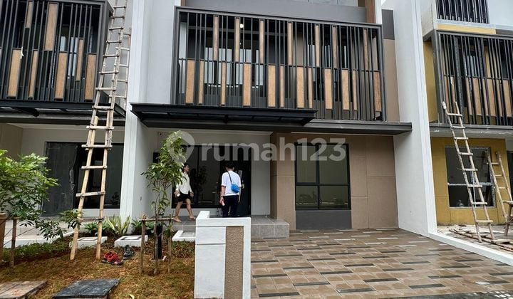 Dijual Rumah Murah 3 Lantai (8x12) Cluster Strozzi Gading Serpong.
