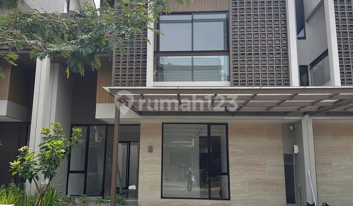 Dijual Rumah Murah (8x15) 2 Lantai + Attic Cluster Aeris BSD.