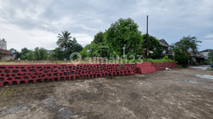 Near Station & Bogor Square, SHM Land Plot Ready for Name Transfer.