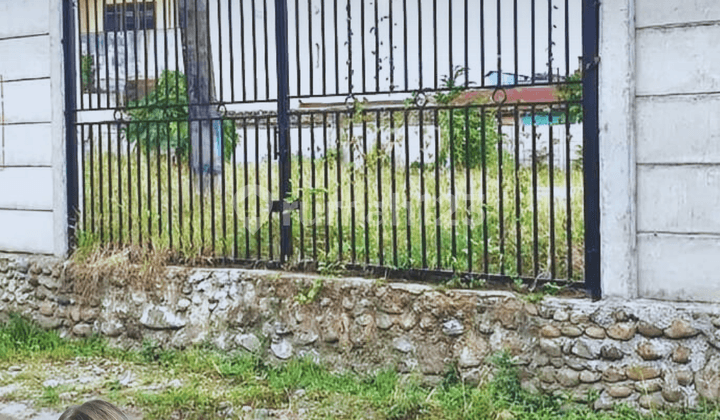 Di.sewakan Tanah.luas 1300M2 di Jalan Guru.sinumba