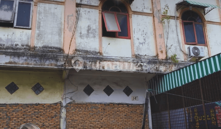 Ruko Pinggir Jalan Amir Hamzah Kondisi Kosong