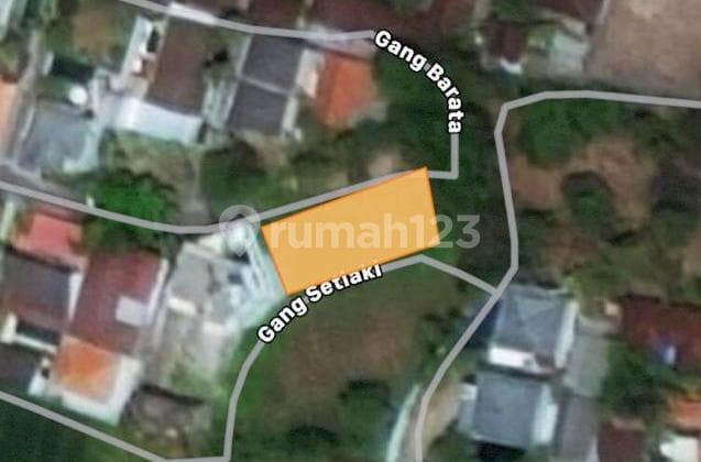 Narrow Land in Kerobokan