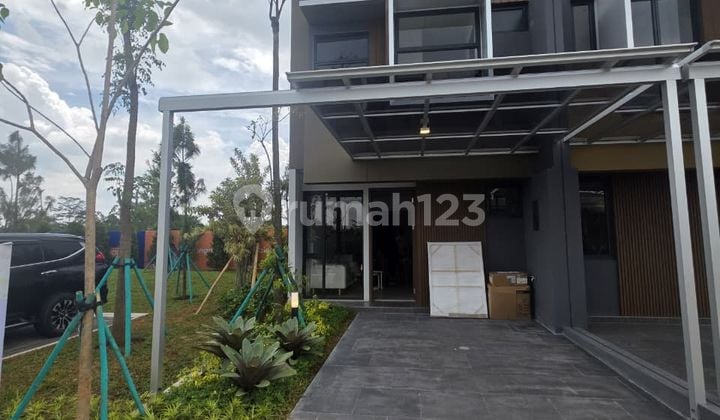 Izzi Sinarmasland - Hunian Bernilai Tinggi di Jantung BSD Dijual Cepat Rumah Izzi BSD