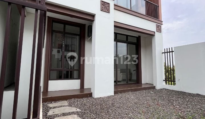 Daisan @ Tokyo Lavon - Rumah 3 Lantai 7X11 LB 166 M², 4+1 KT dengan Bathtub di Kamar Utama!