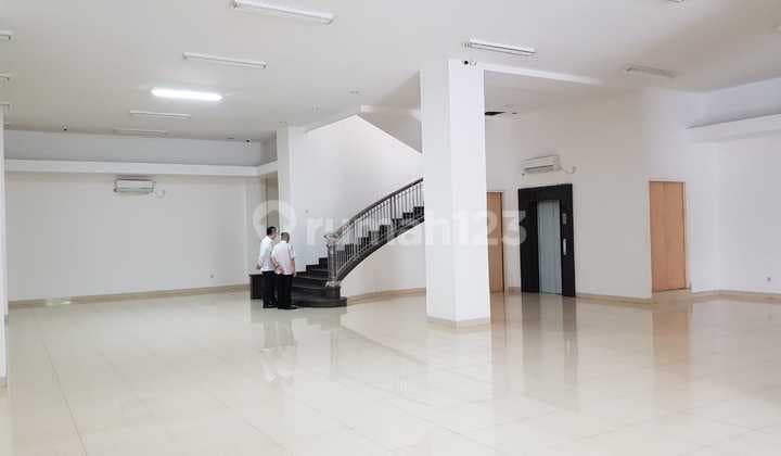 Gedung 3 Lantai Bangunan Baru Gress Siap Usaha Dekat Ayani Dekat Prapen Raya Jemursari