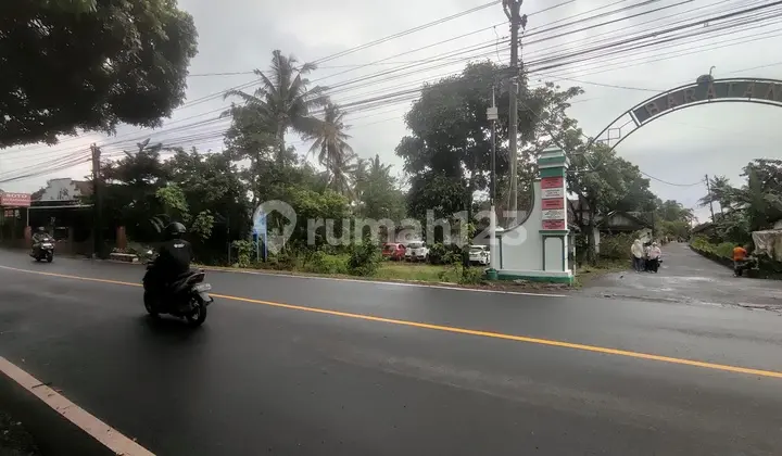 Tanah Tepi Jalan Raya Jogja, Hanya 4 Menit Kampus Uii & Raminten