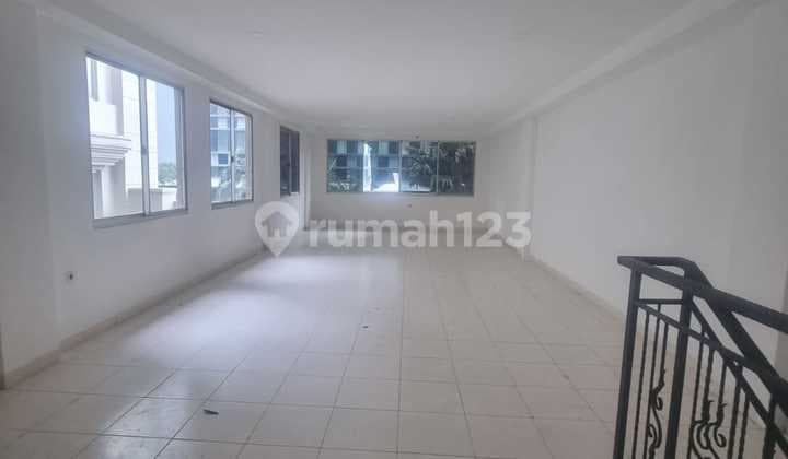 Disewakan Ruko Gsa Lokasi Strategis Mall Central Park