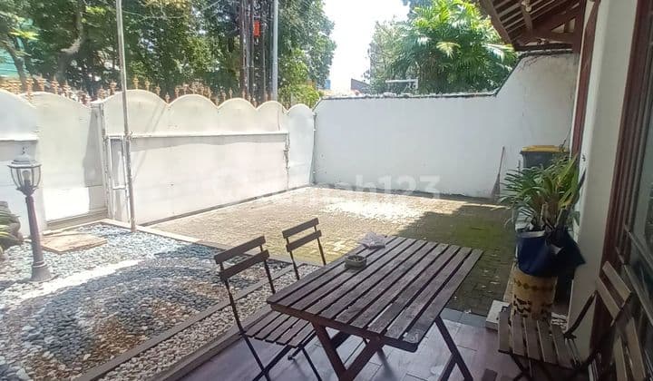 Rumah di Lokasi Kebayoran Baru