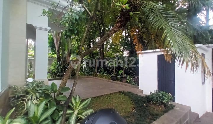Rumah Bagus Lokasi Strategis Area Senayan