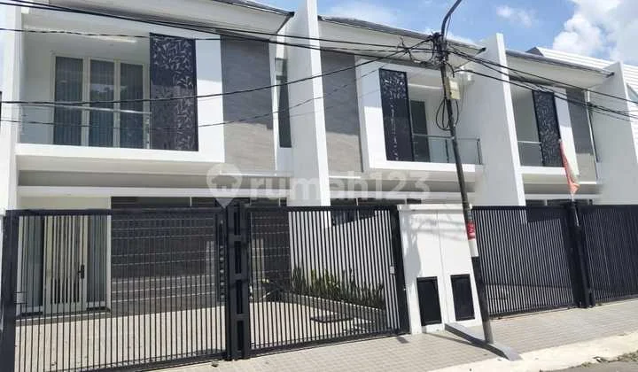 Dijual Rumah Pantai Mentari Surabaya Siap Huni View Danau Dijual Rumah Pantai Mentari Surabaya Siap Huni View Danau