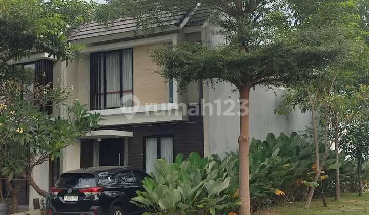 For Sale House in Northwest Lake Surabaya Citraland, Well-Maintained and in Good Condition