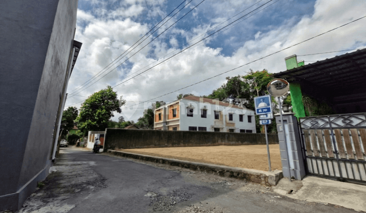 Tanah Dekat Kampus Uii Jogja, Siap Bangun dan SHM Pekarangan