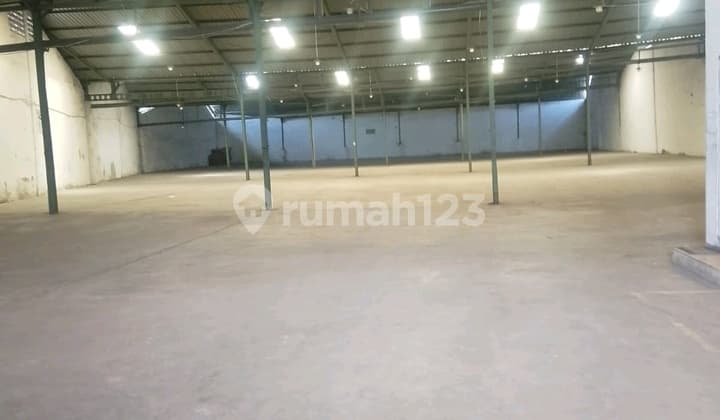 Disewakan Gudang Siap Pakai Margomulyo, Akses Container 40 Feet