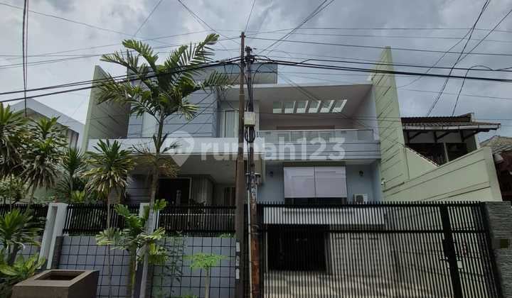 Rumah Second Minimalis Split Level Super Terawat Siap Huni Furnished Dharmahusada Indah