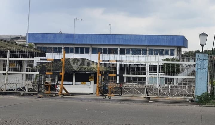 Land And Building Luas Mudah Diakses