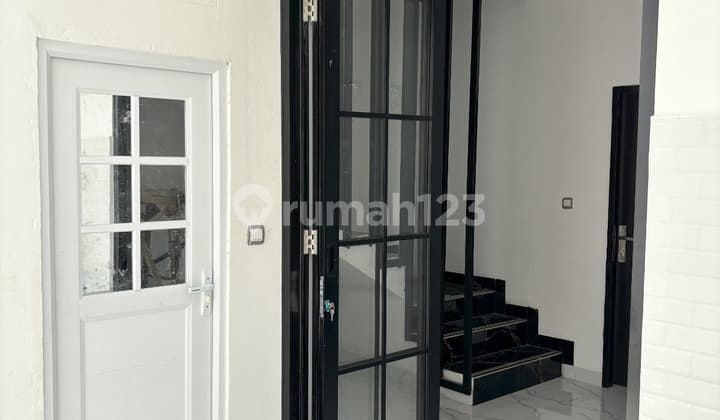 Rumah Cantik Harga Menarik di Cisauk Strategis