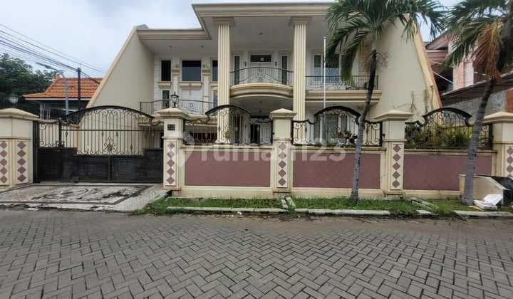 Rumah Strategis di Pusat Kota Surabaya Dekat dengan Galaxy Mall
