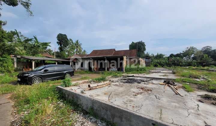 Good and Affordable Warehouse and Chicken Coop in the Jerukagung Area near the Magelang-Yogya Highway