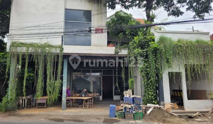 Rumah 2 Lantai Strategis di Kawasan Pohjentrek, Pasuruan Dekat dengan Tol Pasuruan