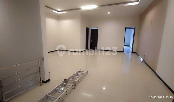 Rumah Mewah Murah 2 Lantai SHM Semi Furnish di Mekar Wangi