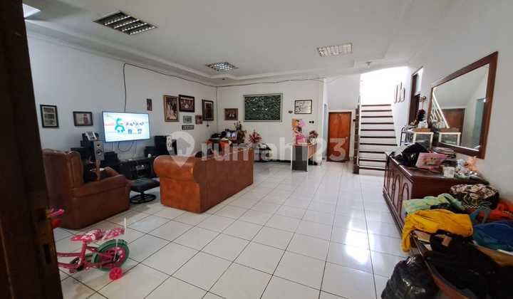 Rumah 2 Lantai SHM Siap Huni Cantik Terawat di Pasadena Residence