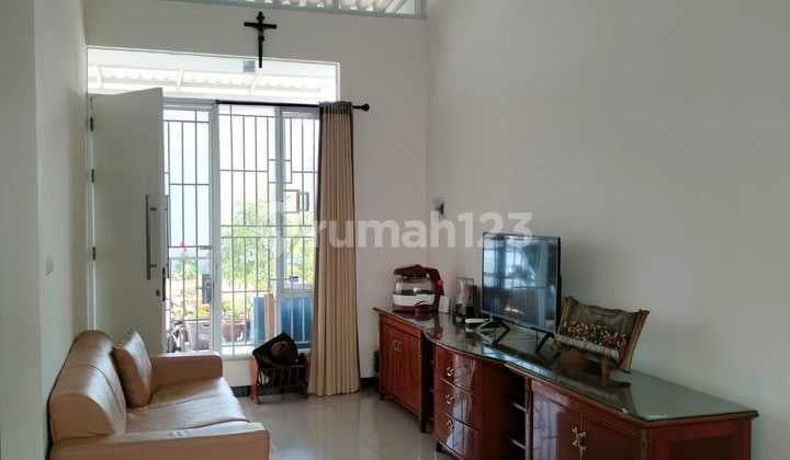 Rumah Minimalis Bagus Cantik Siap Huni di Tki Sherwood