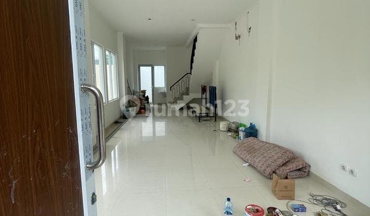 Disewa Ruko Baru Lokasi Strategis Hook