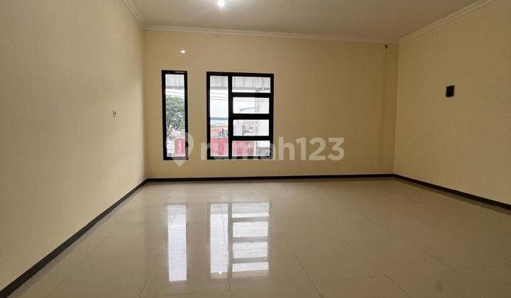 Disewakan Ruko 2 Lantai Dekat Tol di Cakung Jakarta Timur