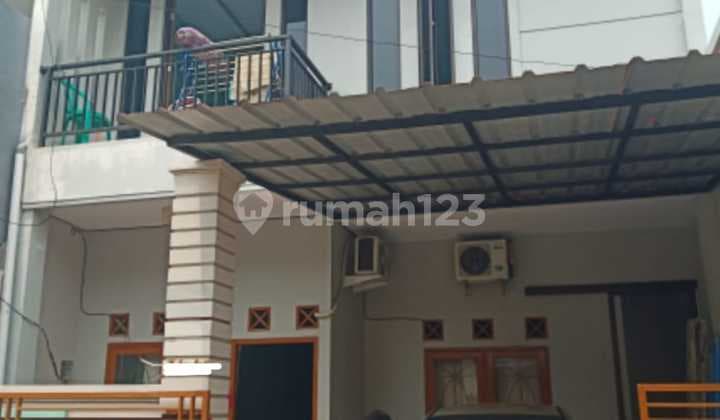 Dijual Rumah 2Lantai di Boulevard Hijau Harapan Indah Bekasi