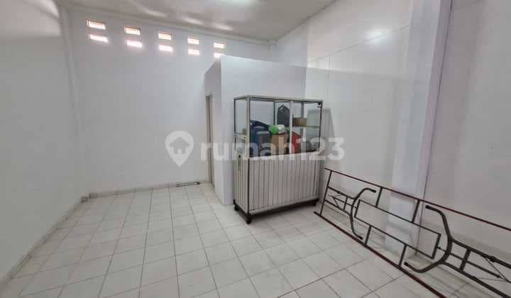 Disewakan 2 unit ruko gandeng 2lantai lokasi Di duren sawit jakarta timur