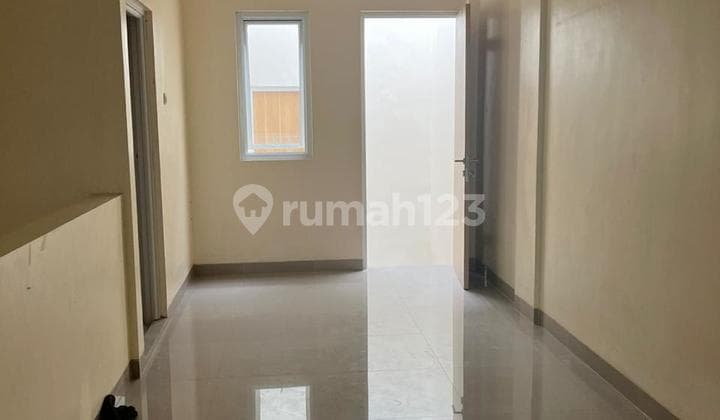 Di jual cepat ruko baru di harapan indah bekasi lokasi depan sangat ramai.