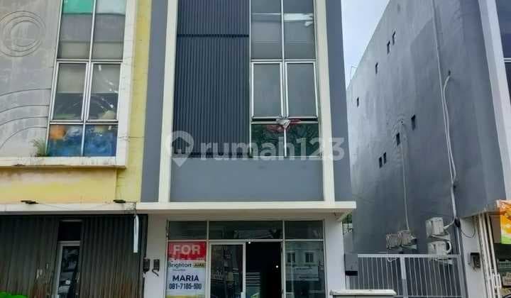 Ruko 3 Lantai Strategis Hanya 5 Menit ke Mall Sms Gading Serpong