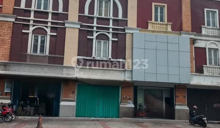 Ruko 3 Lantai Pusat Bisnis Gading Serpong Full Renov Siap Pakai
